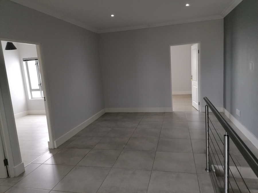 To Let 3 Bedroom Property for Rent in Langeberg Heights Western Cape